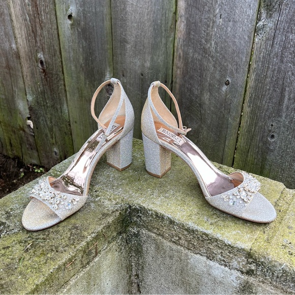 Badgley Mishka golden glimmer sandals with jewel toe 11 - Picture 3 of 8